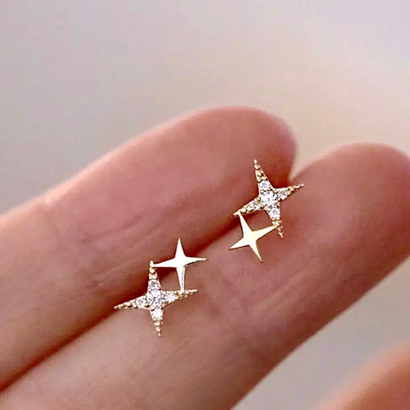 🍒3/$30 New Dainty Celestial Stud Earrings - Picture 1 of 4